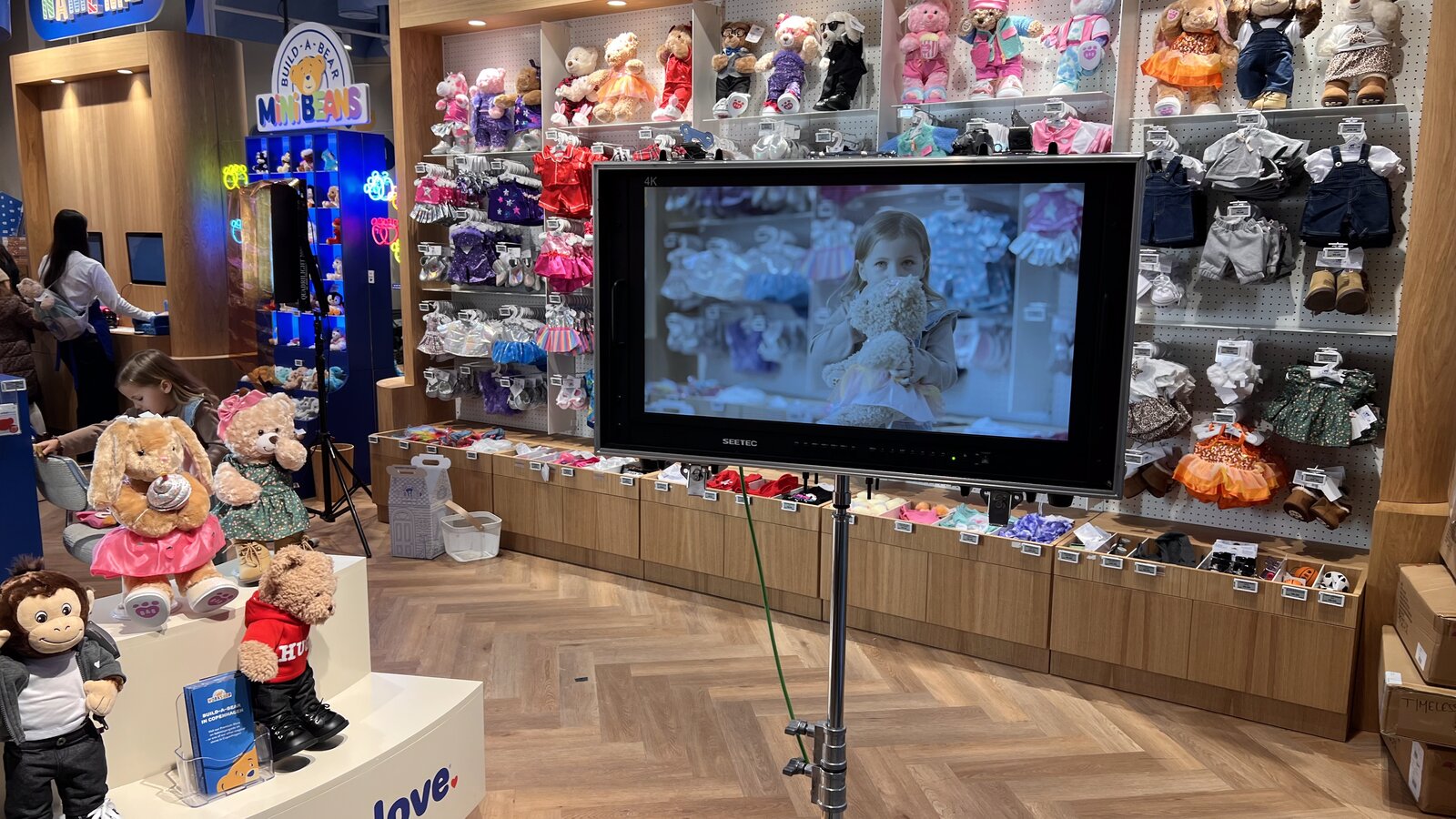 Monitor under professionel videooptagelse til sociale medier